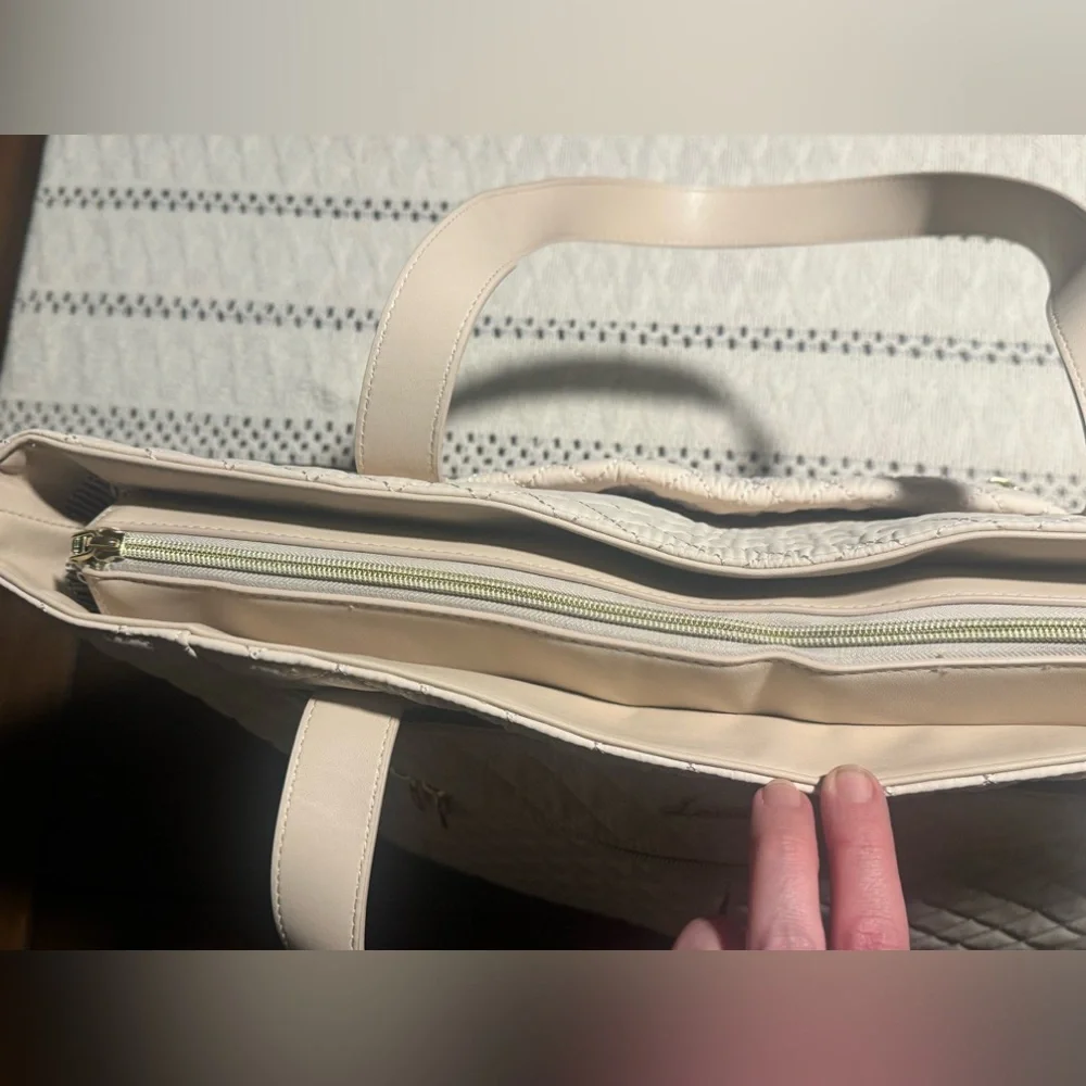 Lovevook large Travel/work diamond quilted tote Bag in Cream - Picture 5 of 16